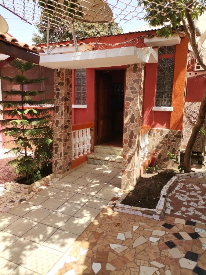 Hotel Badinca Alojamento Low Cost In Bissau Avenida Francisco Mendes Esterno foto
