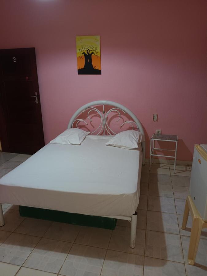 Hotel Badinca Alojamento Low Cost In Bissau Avenida Francisco Mendes Esterno foto